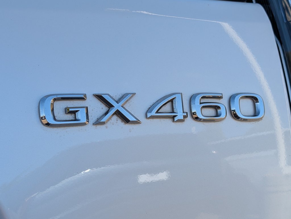 Used 2023 Lexus GX 460 Premium w/ Accessory Package AWD/4WD image 13