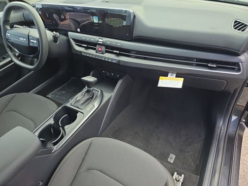 New 2026 Kia K4 LXS image 10
