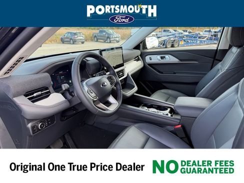 New 2026 Ford Explorer Active image 3