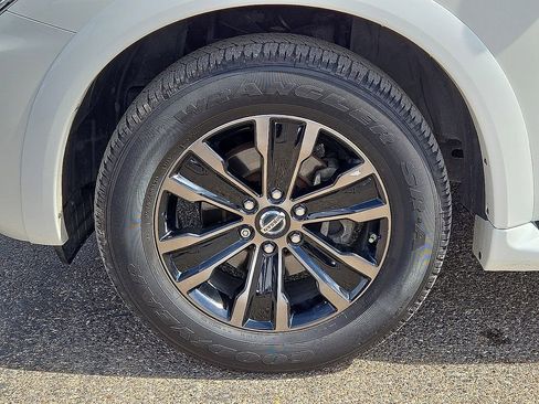 Used 2019 Nissan Armada Platinum w/ Captain's Chairs Package image 11