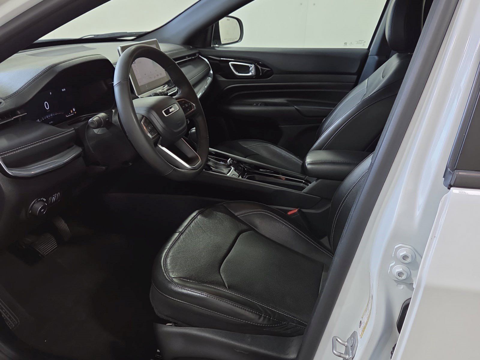 Used 2023 Jeep Compass High Altitude w/ Driver Assist Group I AWD/4WD image 7