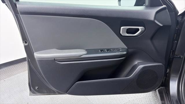 Used 2025 Kia K4 FWD image 13