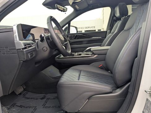 Certified 2025 Cadillac Escalade IQ Sport 1 w/ Smart Trailering package image 17