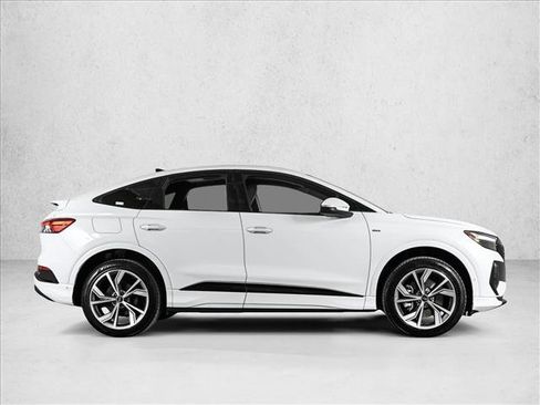 Used 2024 Audi Q4 e-tron Premium Plus w/ Premium Plus image 4