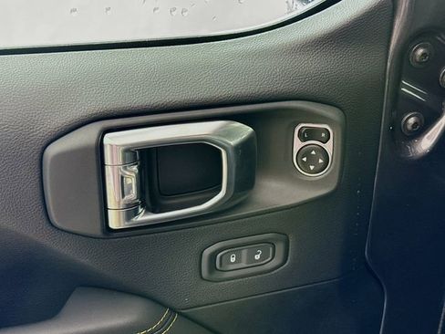 New 2025 Jeep Gladiator Sport image 17