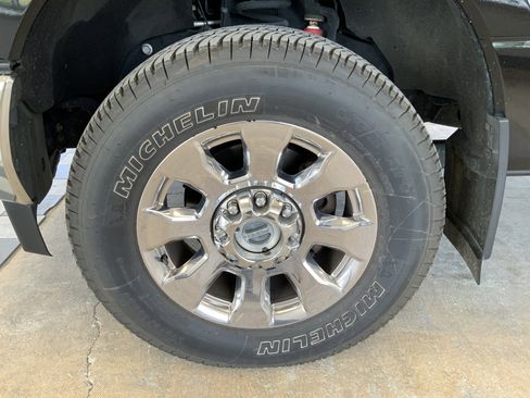 Used 2017 Ford F350 Lariat w/ Lariat Ultimate Package AWD/4WD image 6