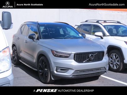 Used 2022 Volvo XC40 T5 R-Design w/ Advanced Package