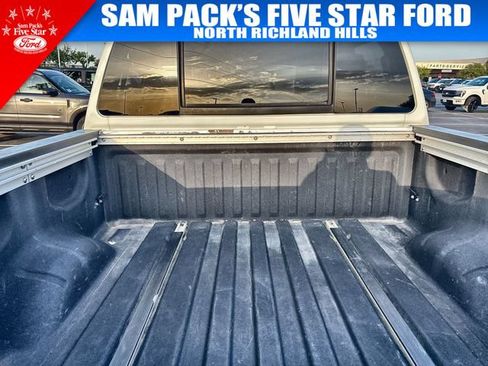 Used 2015 Nissan Titan SV w/ SV Value Truck Package RWD image 32