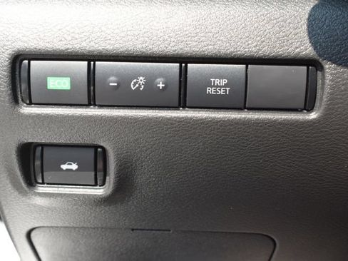 Used 2020 Nissan Sentra SV FWD image 20
