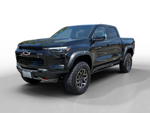 Used 2024 Chevrolet Colorado ZR2 w/ Safety Package AWD/4WD image 1