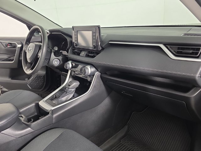 Used 2022 Toyota RAV4 LE AWD/4WD image 27