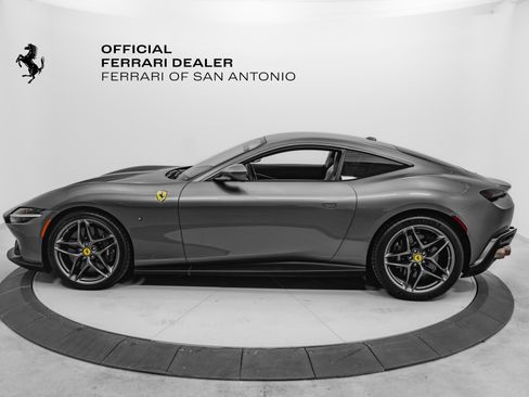 Certified 2022 Ferrari Roma image 3