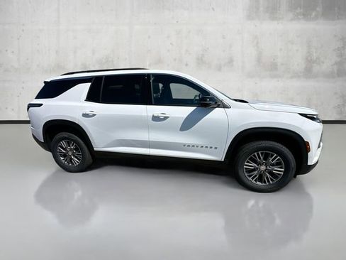New 2025 Chevrolet Traverse LT w/ Enhanced Driving Package image 4
