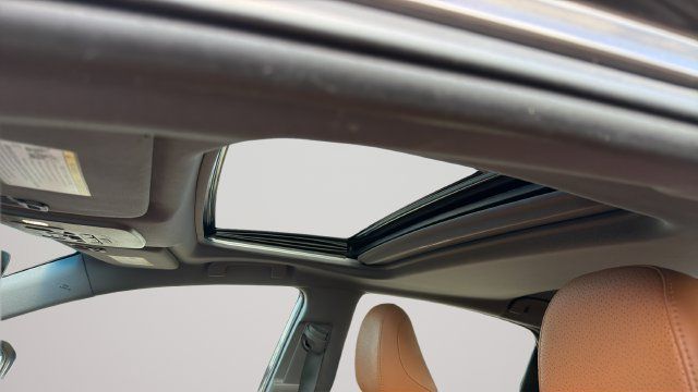 Used 2019 Toyota Avalon Limited w/ All Weather Liner Package FWD image 9