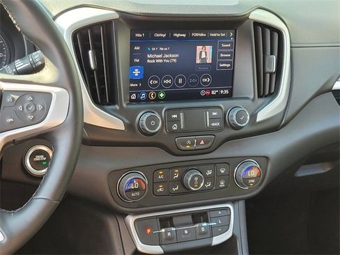 Used 2023 GMC Terrain SLT image 20