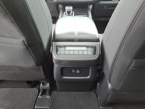 Used 2024 Nissan Pathfinder SV AWD/4WD image 32