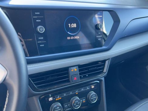 Used 2024 Volkswagen Taos SE image 22