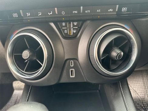 Used 2023 Chevrolet Blazer LT image 25