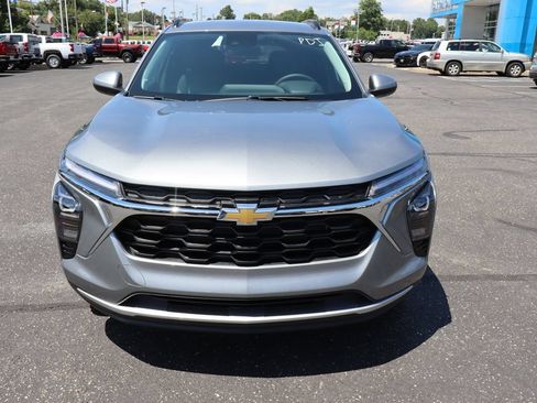 New 2026 Chevrolet Trax LT w/ LT Convenience Package FWD image 25