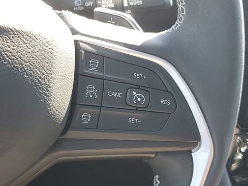 Used 2023 Jeep Grand Cherokee Laredo w/ Luxury Tech Group I AWD/4WD image 24