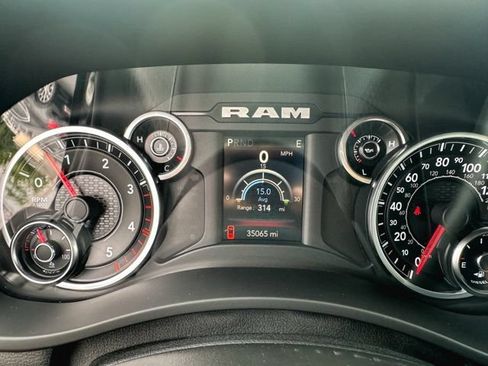 Used 2022 RAM 2500 Big Horn w/ Cold Weather Group AWD/4WD image 17