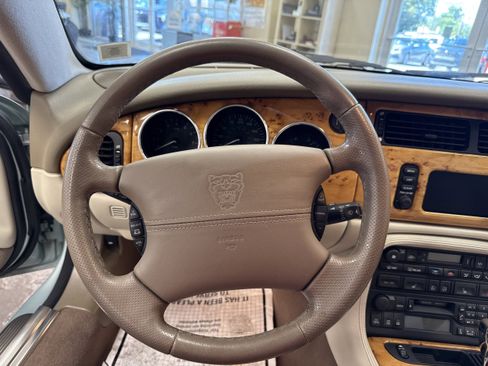 Used 2006 Jaguar XK8 Base image 30