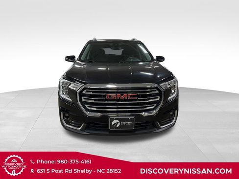 Used 2024 GMC Terrain SLT AWD/4WD image 2