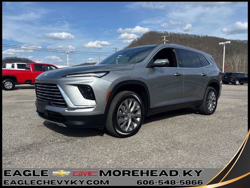 Used 2025 Buick Enclave Preferred AWD/4WD image 1
