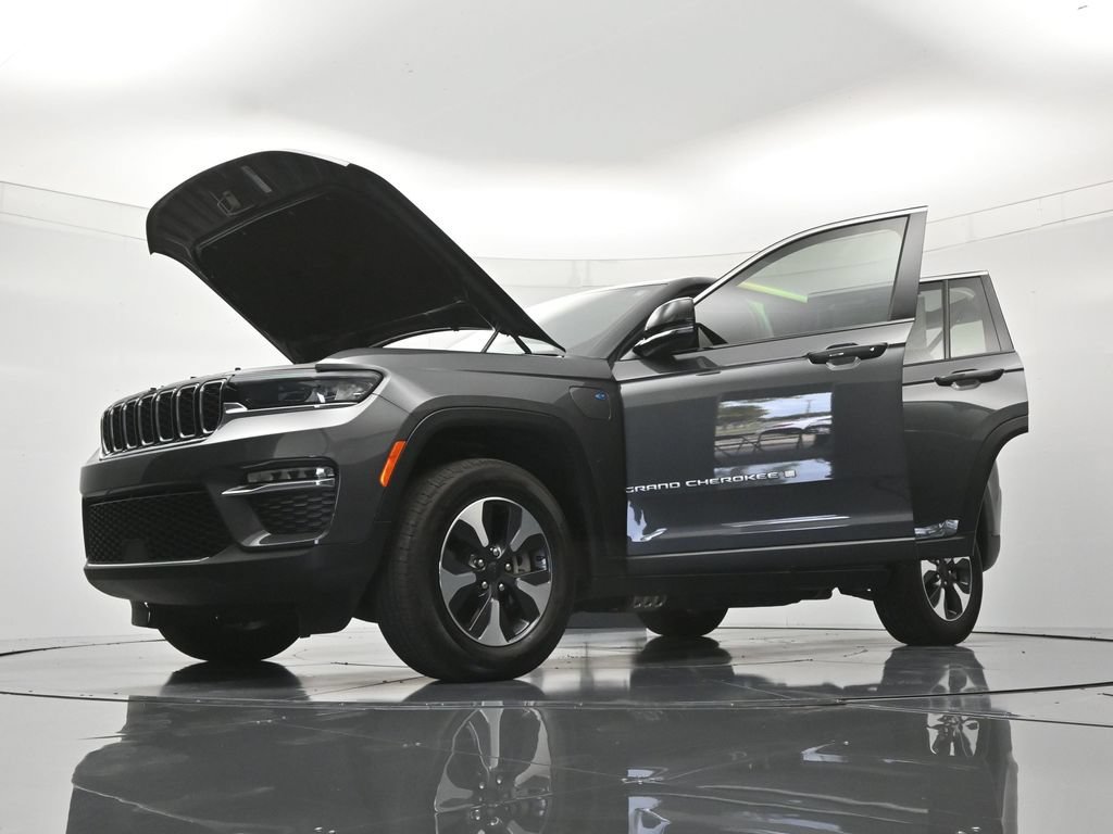 Used 2024 Jeep Grand Cherokee Limited 4xe w/ Trailer Tow Package AWD/4WD image 51
