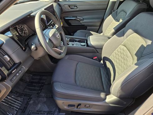 Certified 2026 Nissan Pathfinder SV AWD/4WD image 10