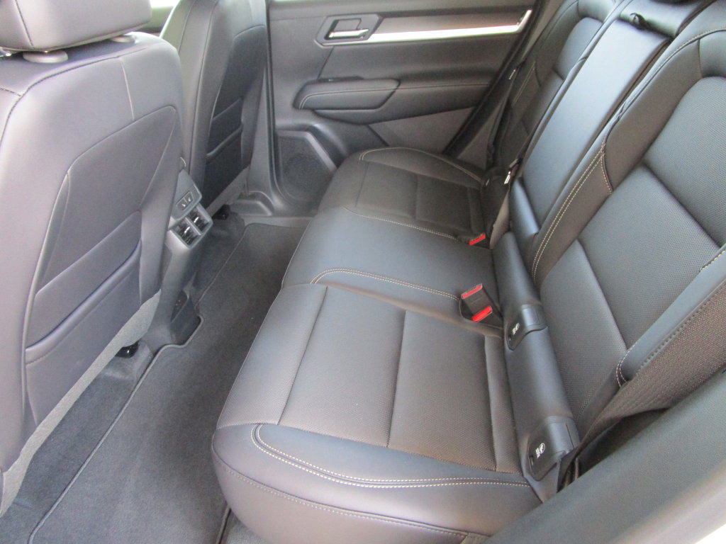 New 2027 GMC Terrain Elevation w/ Elevation Premium Package FWD image 17