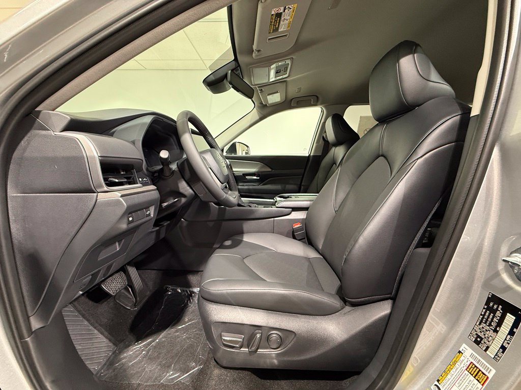 New 2026 Toyota Grand Highlander XLE FWD image 13