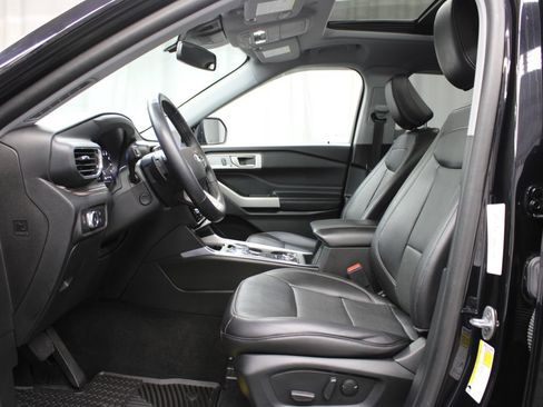 Used 2021 Ford Explorer Limited w/ Class III Trailer Tow Package AWD/4WD image 15