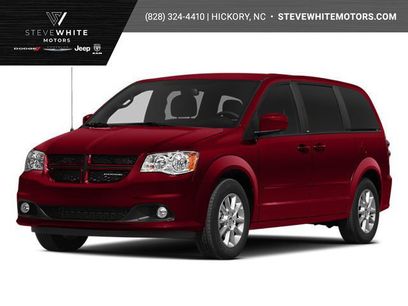 Used 2013 Dodge Grand Caravan SXT w/ Rear Park Assist Pkg