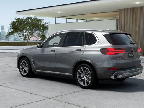 New 2026 BMW X5 xDrive40i w/ Executive Package AWD/4WD image 2