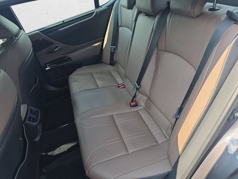 Certified 2025 Lexus ES 300h Ultra Luxury w/ Accessory Package (Z2) FWD image 14