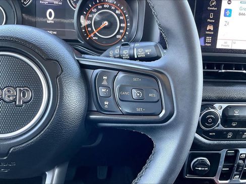 Used 2025 Jeep Wrangler Unlimited Sport AWD/4WD image 23