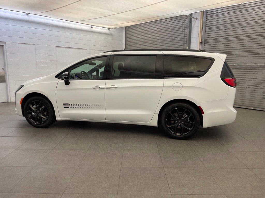 New 2027 Chrysler Pacifica Select FWD image 8