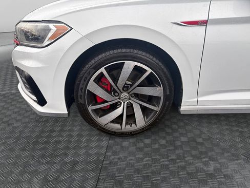 Used 2019 Volkswagen Jetta GLI image 9