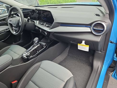 New 2026 Chevrolet Trax LT w/ Midnight Edition FWD image 29