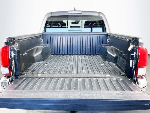 Used 2023 Toyota Tacoma SR5 AWD/4WD image 10