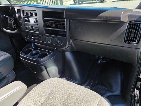 Used 2023 GMC Savana 3500 Extended w/ Driver Convenience Package image 22