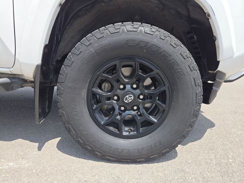 Used 2021 Toyota Tacoma SR5 RWD image 26