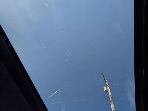 Used 2021 Toyota Corolla SE w/ SE Premium Package image 15