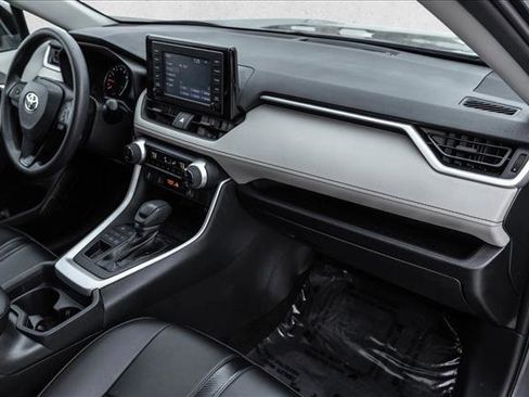 Used 2019 Toyota RAV4 XLE image 24