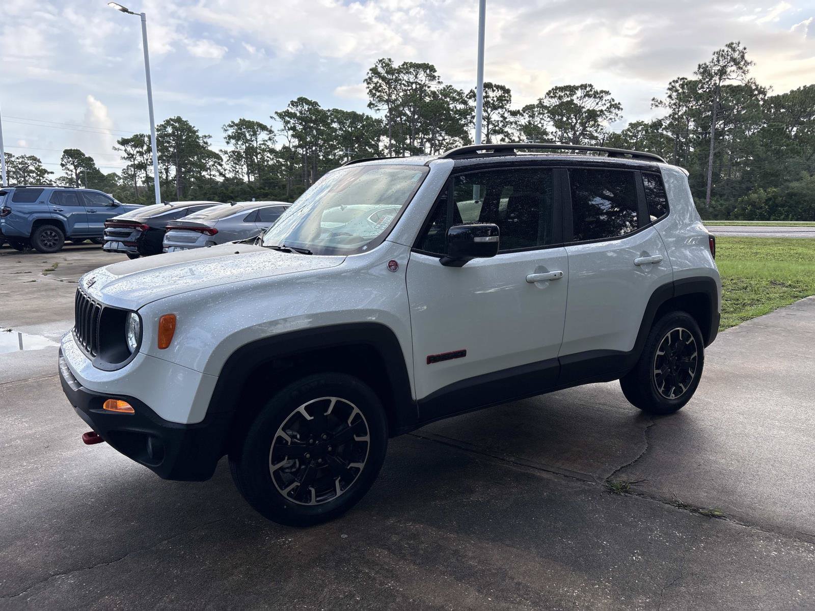 Certified 2023 Jeep Renegade Trailhawk AWD/4WD image 7