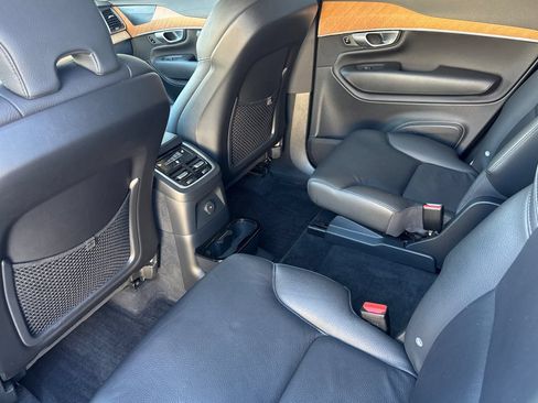 Used 2023 Volvo XC90 T8 Plus w/ Protection Package Premier AWD/4WD image 4