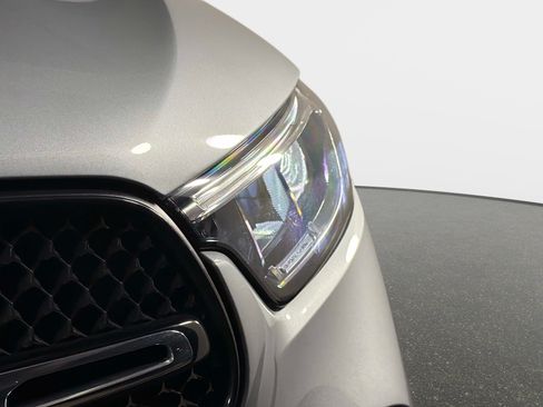 Used 2025 Mercedes-Benz GLC 300 4MATIC w/ AMG Line image 10