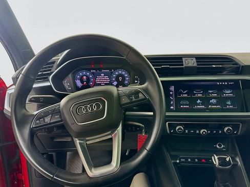 Used 2023 Audi Q3 2.0T Premium w/ Black Optic Sport Package image 23