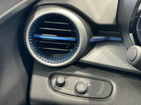 Used 2025 Chevrolet Trax LS FWD image 30